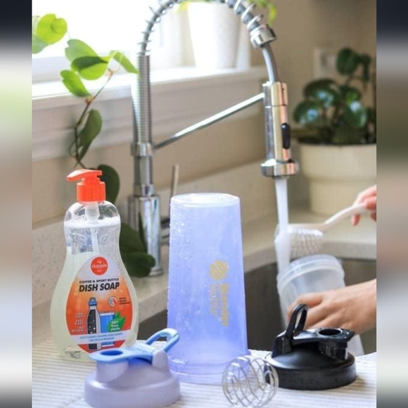 Dapple Coffee & Sport Bottle Dish Soap, Powered By Plants, 16.9 FL Oz. - Picture 5 of 8